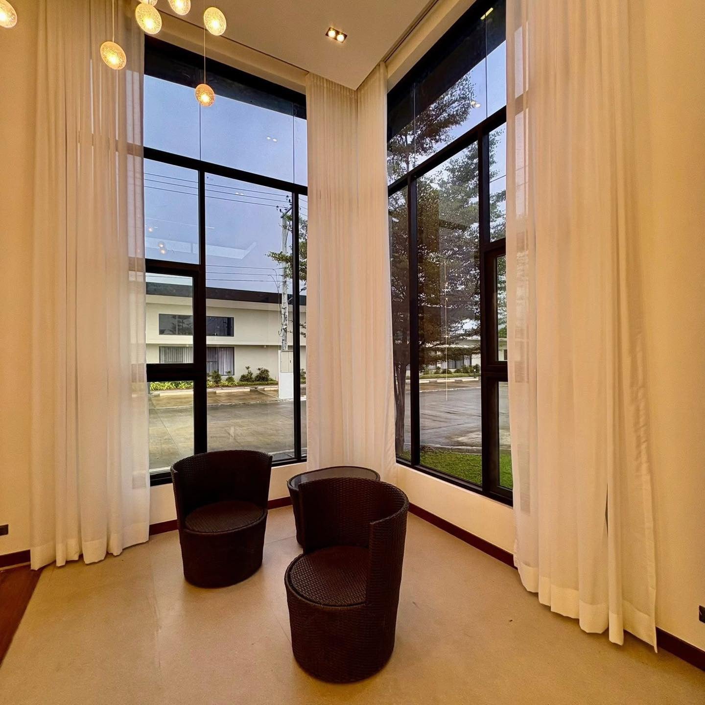 Luxurious Modern Bungalo