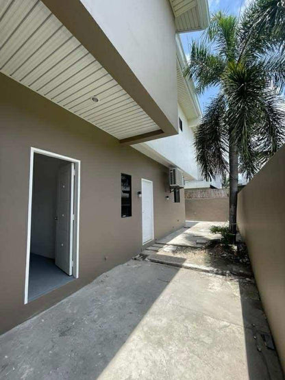 Furnised Modern House with pool