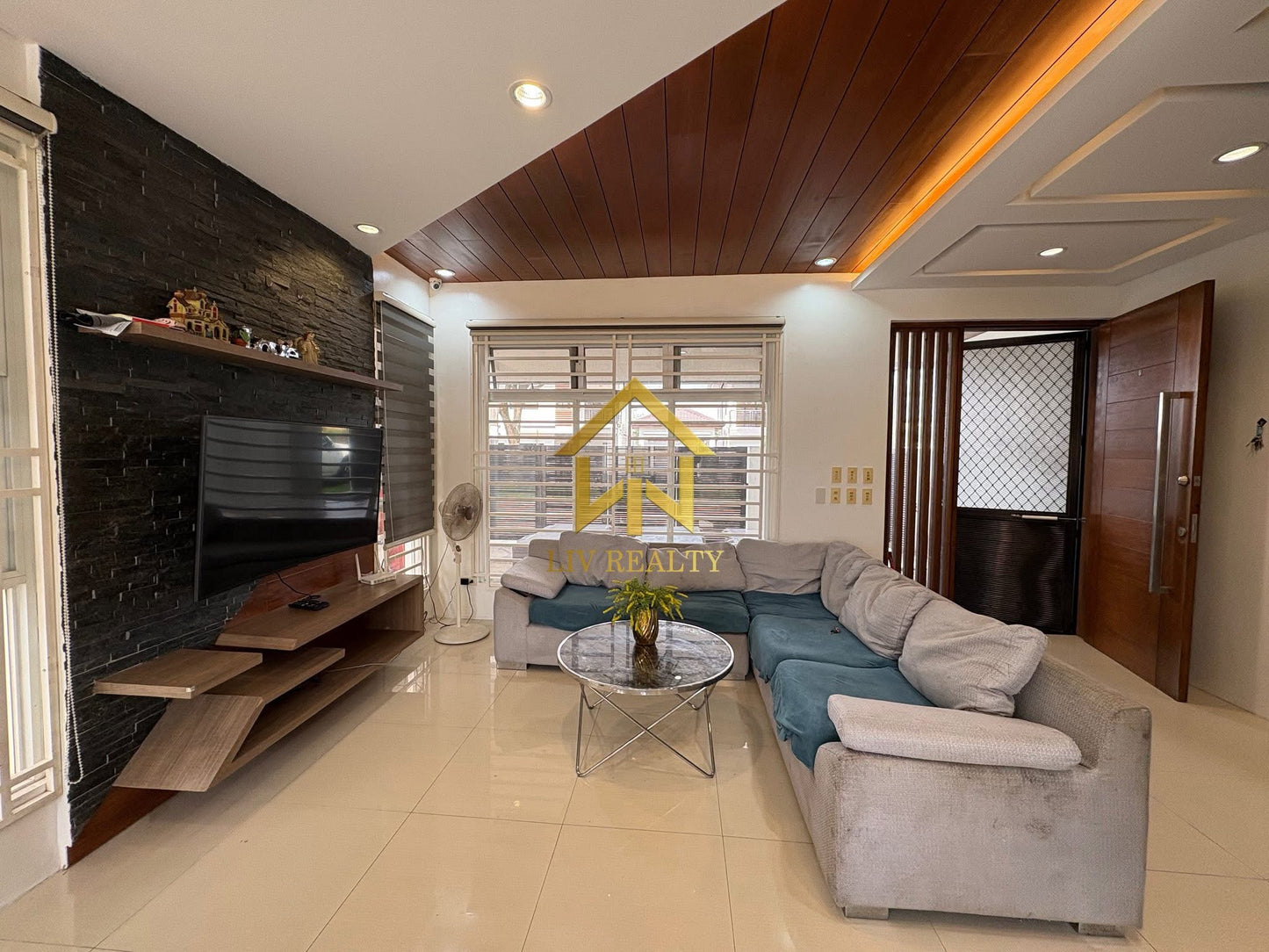 Pre owned Furnised Modern Home