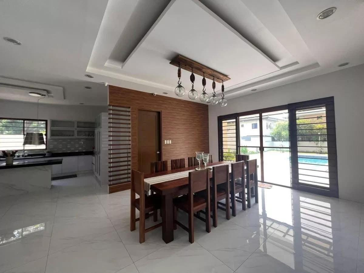 Spacious Beautiful House with pool