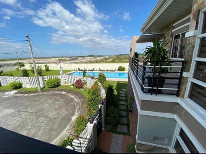 Spacious Mansion With Pool