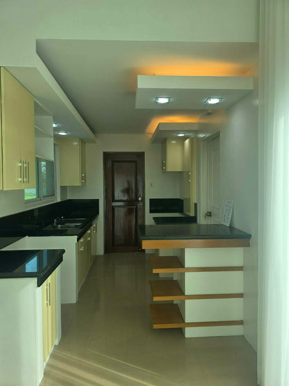 Corner Minimalist Home