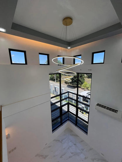 Spacious Modern Home