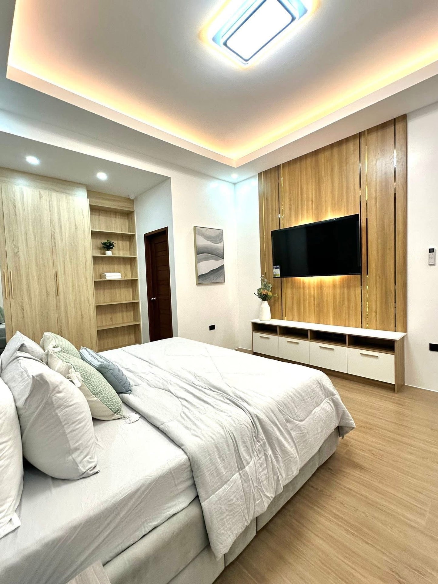 Smart And Solar-Powered Home w/ Pool