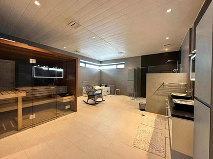 Huge House With Pool