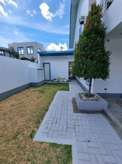 Pre-owned Big space House