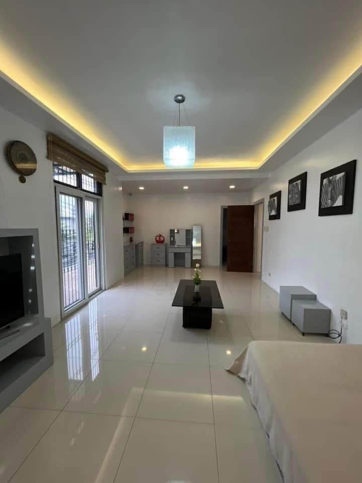 Furnished House With Pool