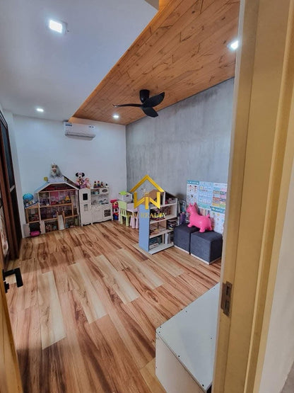 Unique Modern Elegant Home