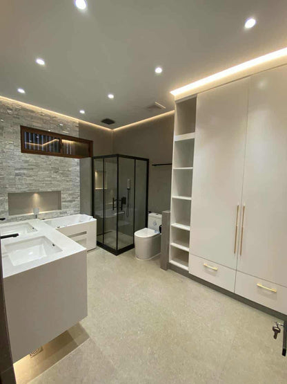 Modern Elegant Home with Pool