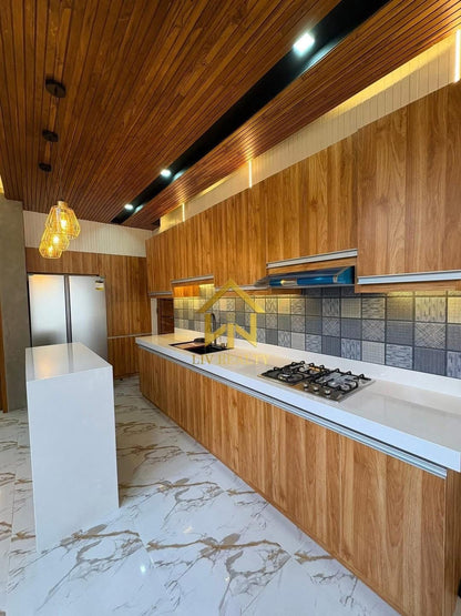 Modern Elegant home with pool