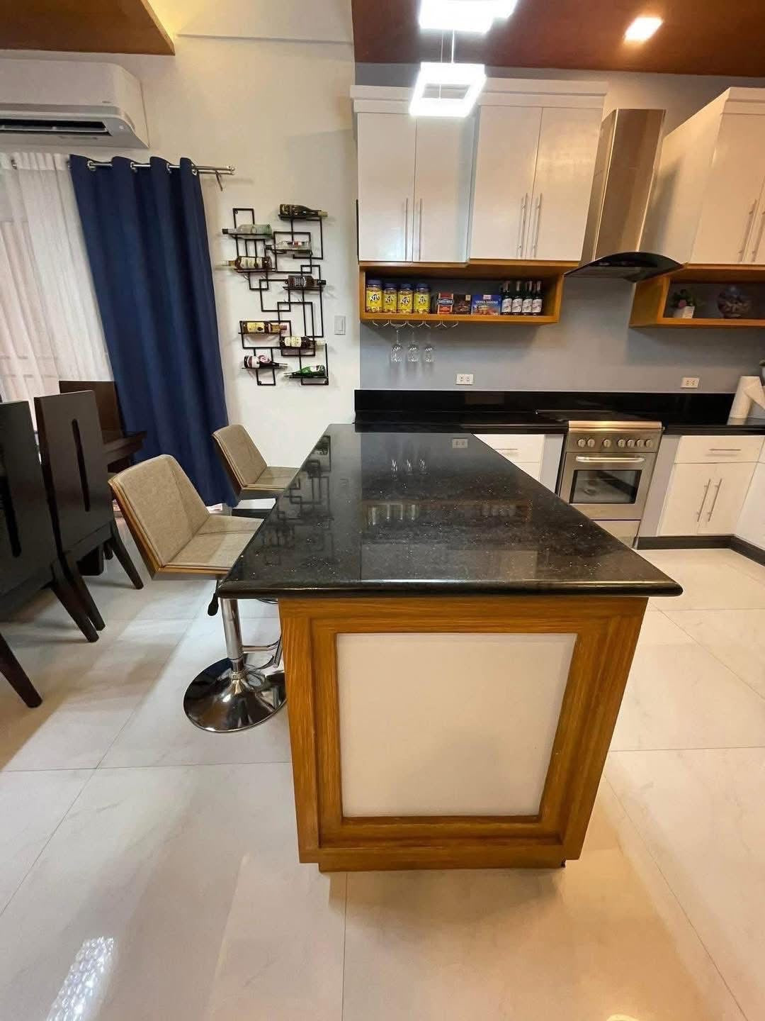 Furnised Moder House