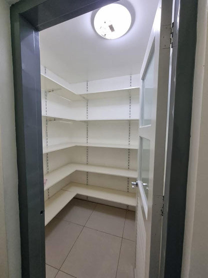 Pre-owned Big space House