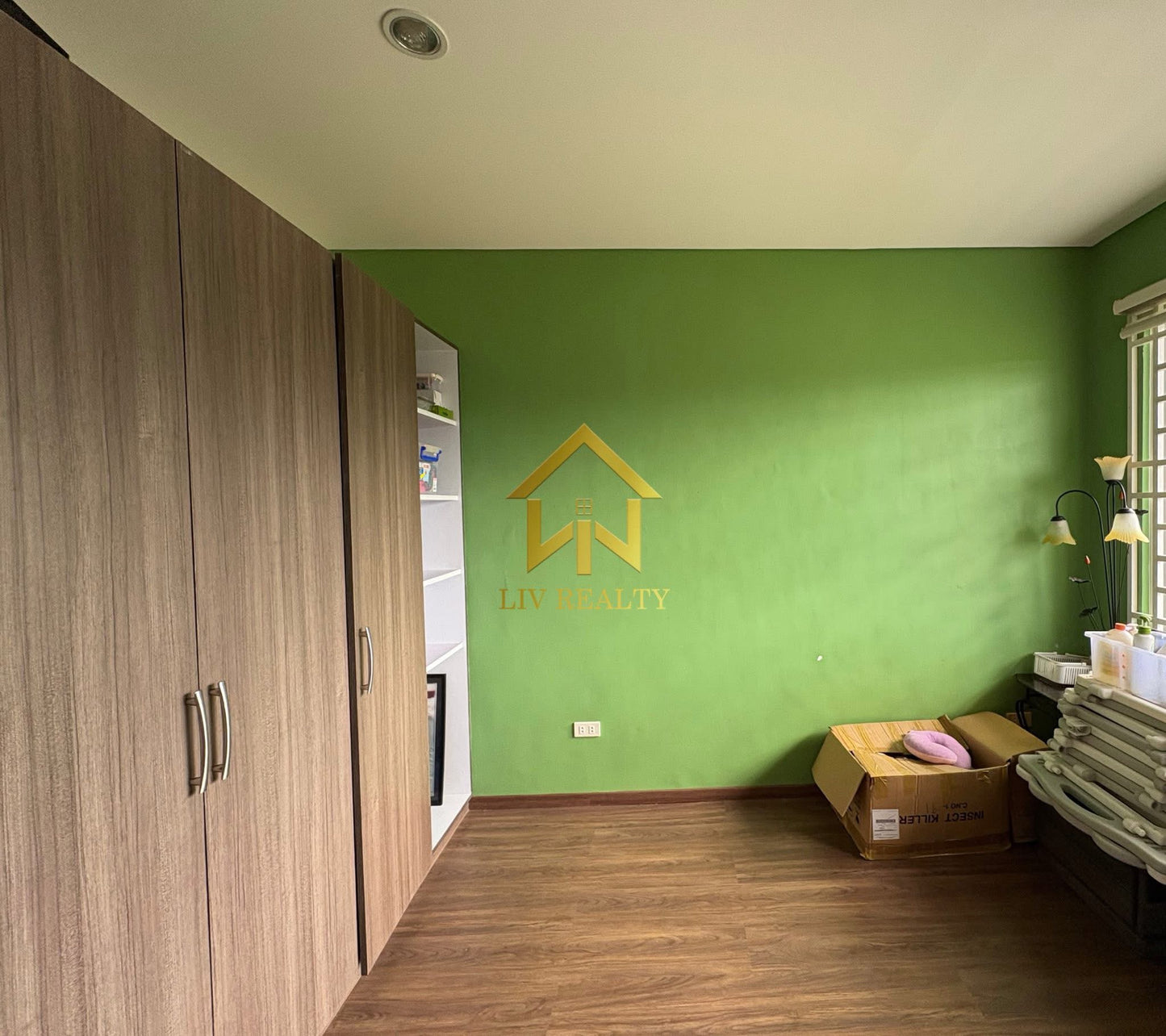 Pre owned Furnised Modern Home