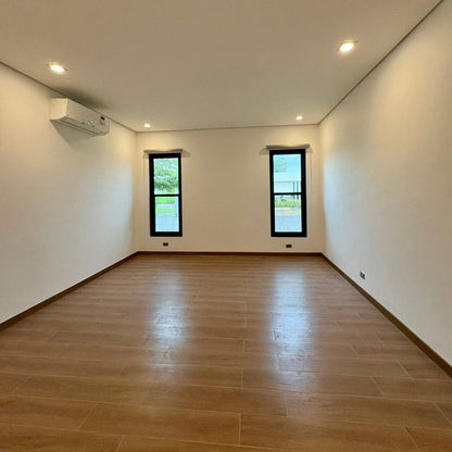 Luxurious Modern Bungalo