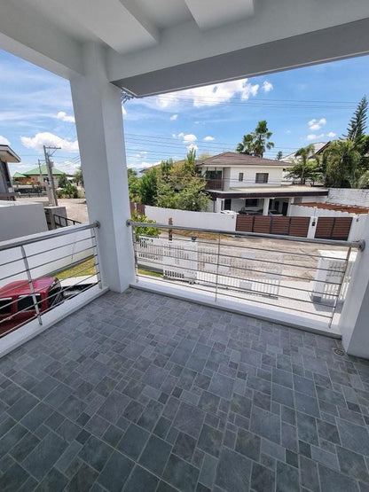 Pre-owned Big space House