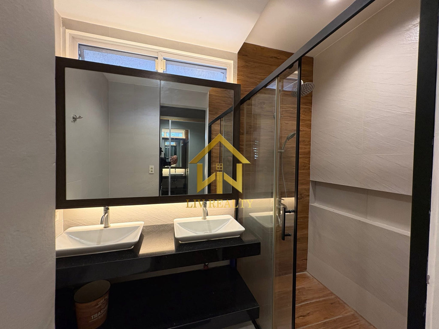 Pre owned Furnised Modern Home