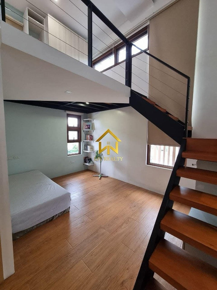 Unique Modern Elegant Home