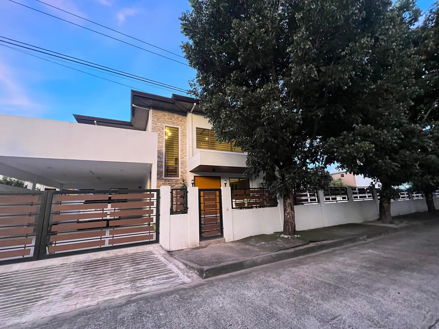 Spacious Beautiful House with pool