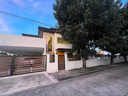 Spacious Beautiful House with pool