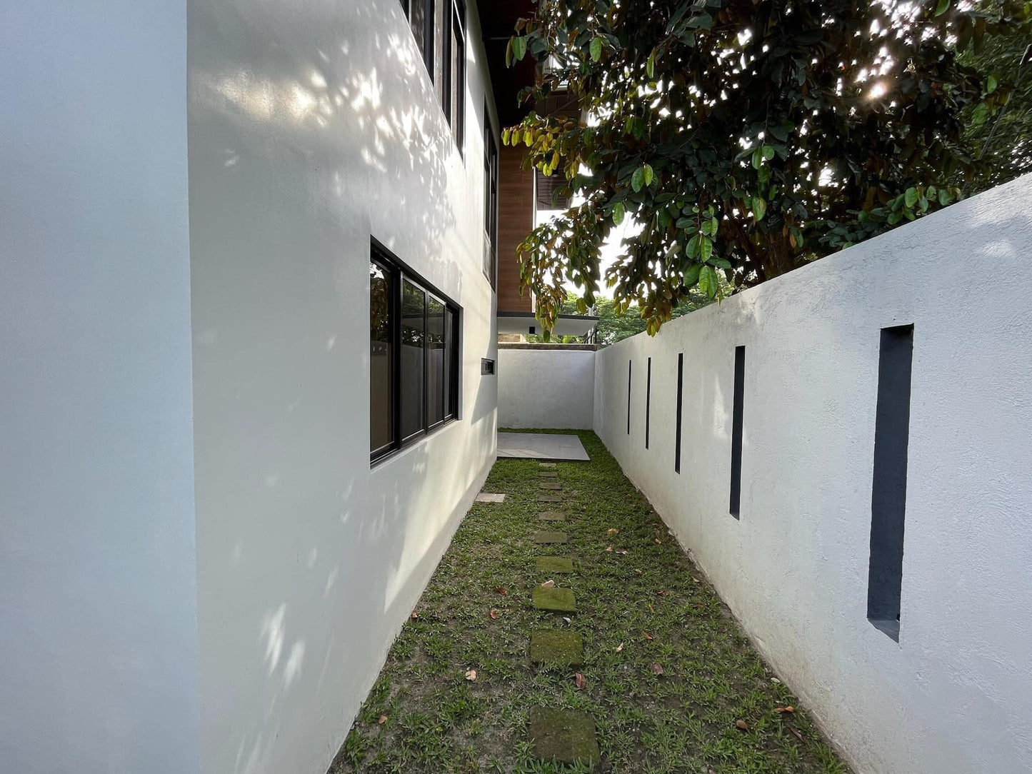 𝐏𝐑𝐄𝐌𝐈𝐔𝐌 𝐌𝐎𝐃𝐄𝐑𝐍 𝐇𝐎𝐔𝐒𝐄 𝐅𝐎𝐑 𝐒𝐀𝐋𝐄