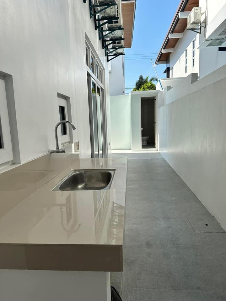 𝐅𝐔𝐑𝐍𝐈𝐒𝐇𝐄𝐃 𝐄𝐋𝐄𝐆𝐀𝐍𝐓 𝐇𝐎𝐌𝐄 𝐖𝐈𝐓𝐇 𝐏𝐎𝐎𝐋