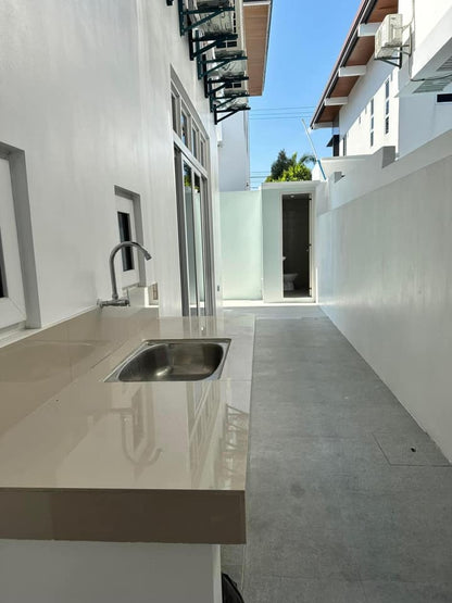 𝐅𝐔𝐑𝐍𝐈𝐒𝐇𝐄𝐃 𝐄𝐋𝐄𝐆𝐀𝐍𝐓 𝐇𝐎𝐌𝐄 𝐖𝐈𝐓𝐇 𝐏𝐎𝐎𝐋