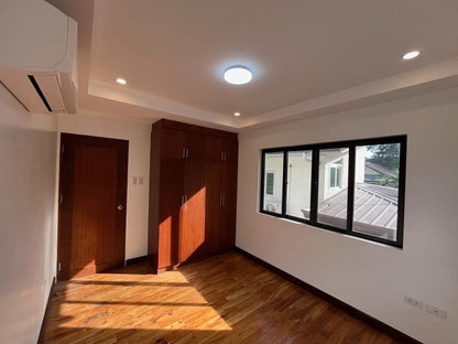 𝐏𝐑𝐄𝐌𝐈𝐔𝐌 𝐌𝐎𝐃𝐄𝐑𝐍 𝐇𝐎𝐔𝐒𝐄 𝐅𝐎𝐑 𝐒𝐀𝐋𝐄