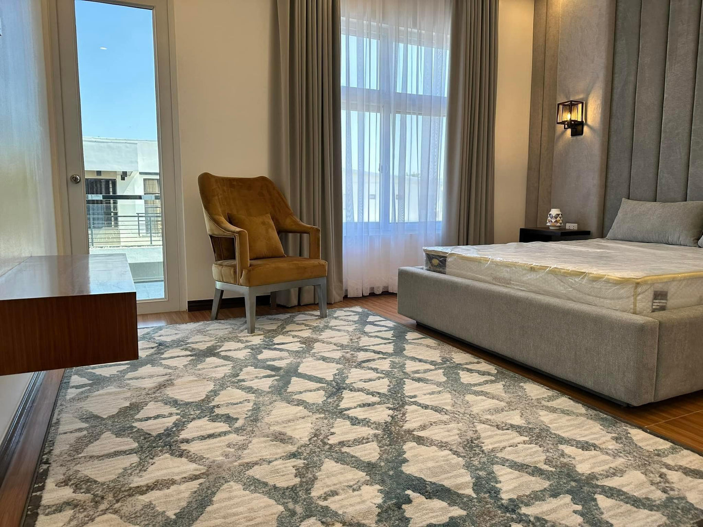 𝐅𝐔𝐑𝐍𝐈𝐒𝐇𝐄𝐃 𝐄𝐋𝐄𝐆𝐀𝐍𝐓 𝐇𝐎𝐌𝐄 𝐖𝐈𝐓𝐇 𝐏𝐎𝐎𝐋