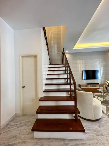 𝐅𝐔𝐑𝐍𝐈𝐒𝐇𝐄𝐃 𝐄𝐋𝐄𝐆𝐀𝐍𝐓 𝐇𝐎𝐌𝐄 𝐖𝐈𝐓𝐇 𝐏𝐎𝐎𝐋