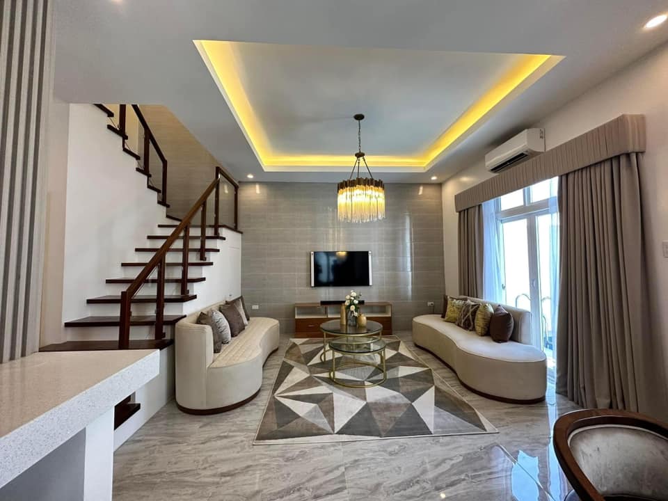 𝐅𝐔𝐑𝐍𝐈𝐒𝐇𝐄𝐃 𝐄𝐋𝐄𝐆𝐀𝐍𝐓 𝐇𝐎𝐌𝐄 𝐖𝐈𝐓𝐇 𝐏𝐎𝐎𝐋