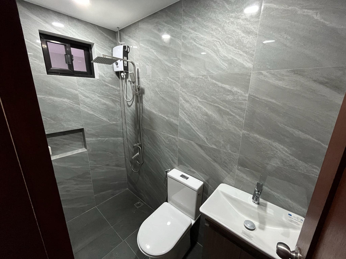 𝐏𝐑𝐄𝐌𝐈𝐔𝐌 𝐌𝐎𝐃𝐄𝐑𝐍 𝐇𝐎𝐔𝐒𝐄 𝐅𝐎𝐑 𝐒𝐀𝐋𝐄