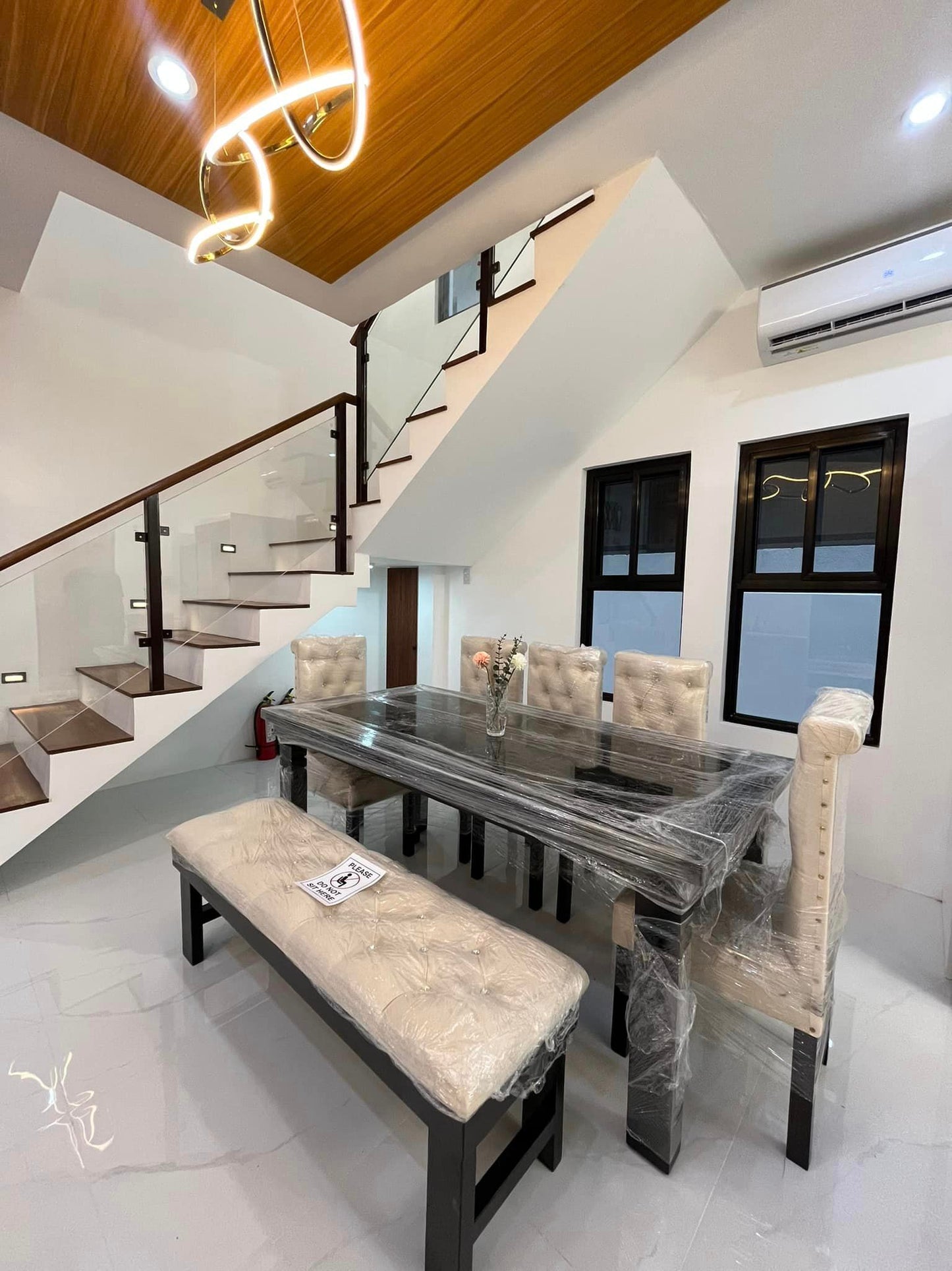 𝐅𝐔𝐑𝐍𝐈𝐒𝐇𝐄𝐃 𝐌𝐎𝐃𝐄𝐑𝐍 𝐇𝐎𝐔𝐒𝐄 𝐅𝐎𝐑 𝐒𝐀𝐋𝐄