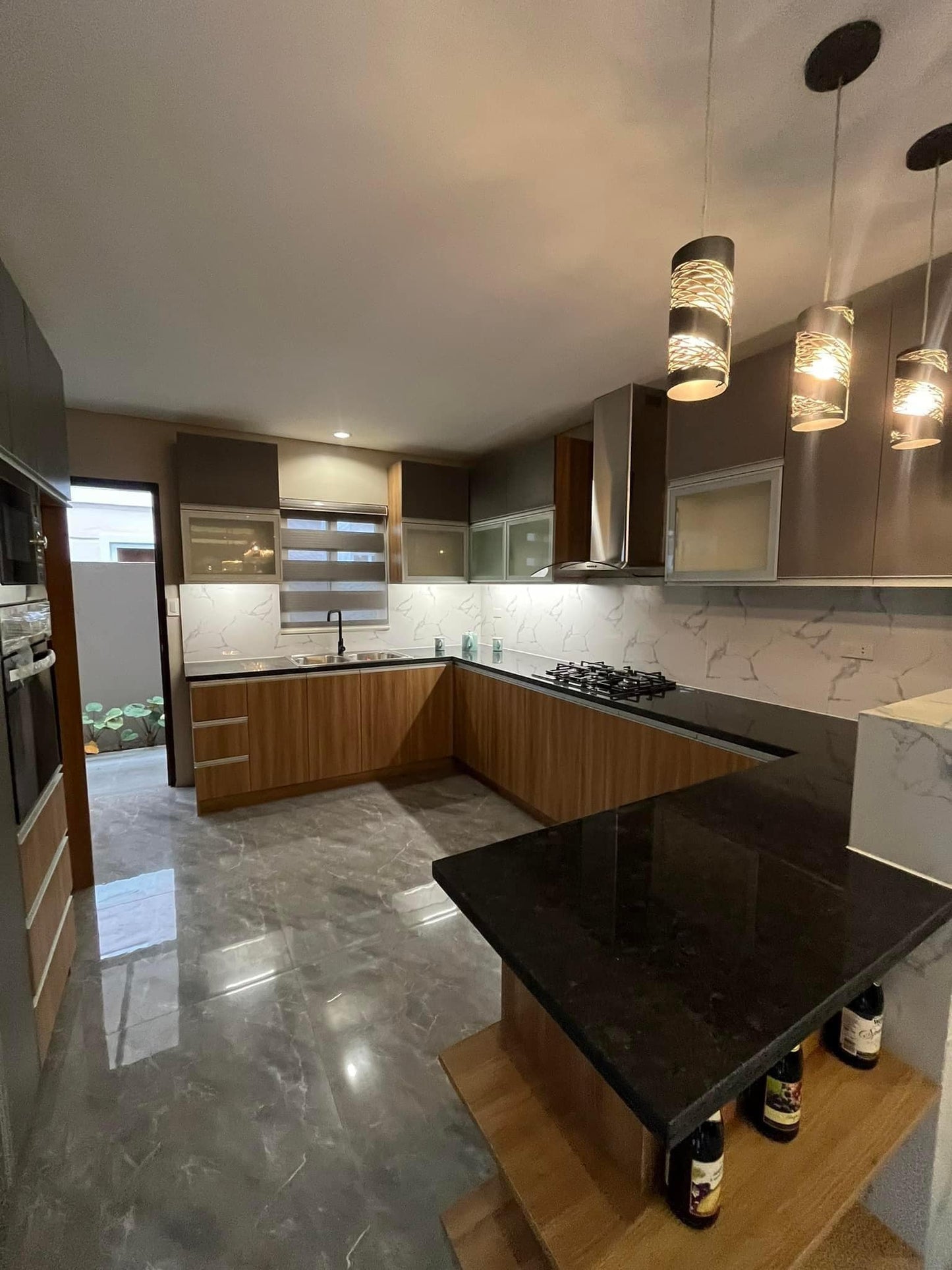 𝐋𝐔𝐗𝐔𝐑𝐈𝐎𝐔𝐒 𝐇𝐎𝐔𝐒𝐄 𝐖𝐈𝐓𝐇 𝐏𝐎𝐎𝐋 𝐅𝐎𝐑 𝐒𝐀𝐋𝐄