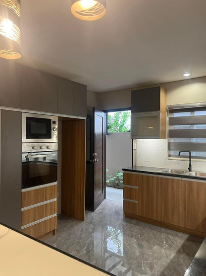 𝐋𝐔𝐗𝐔𝐑𝐈𝐎𝐔𝐒 𝐇𝐎𝐔𝐒𝐄 𝐖𝐈𝐓𝐇 𝐏𝐎𝐎𝐋 𝐅𝐎𝐑 𝐒𝐀𝐋𝐄