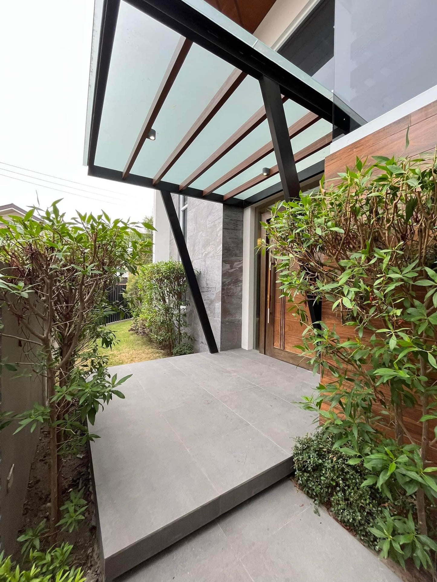 𝐋𝐔𝐗𝐔𝐑𝐈𝐎𝐔𝐒 𝐇𝐎𝐔𝐒𝐄 𝐖𝐈𝐓𝐇 𝐏𝐎𝐎𝐋 𝐅𝐎𝐑 𝐒𝐀𝐋𝐄