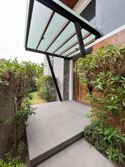 𝐋𝐔𝐗𝐔𝐑𝐈𝐎𝐔𝐒 𝐇𝐎𝐔𝐒𝐄 𝐖𝐈𝐓𝐇 𝐏𝐎𝐎𝐋 𝐅𝐎𝐑 𝐒𝐀𝐋𝐄