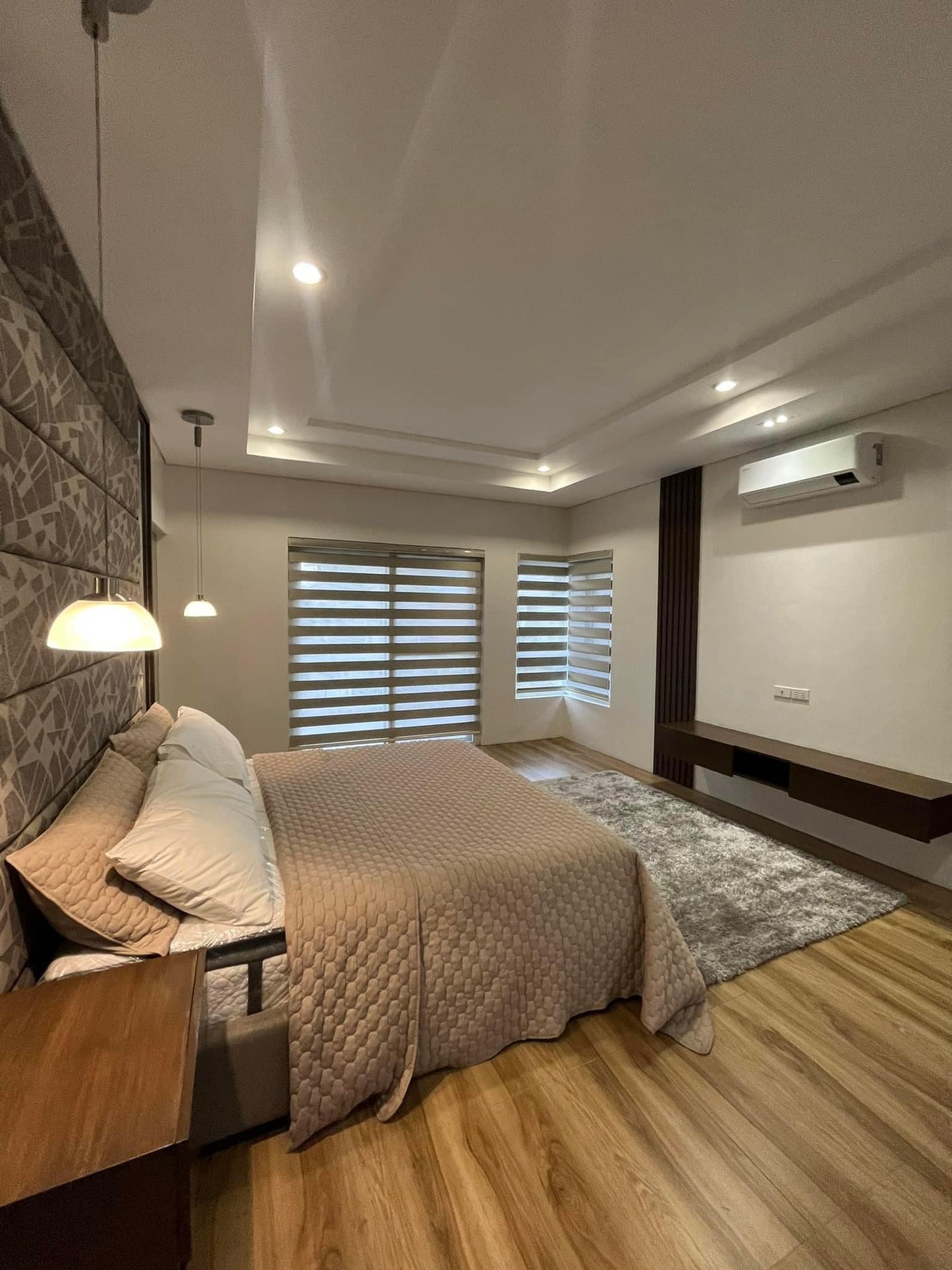 𝐋𝐔𝐗𝐔𝐑𝐈𝐎𝐔𝐒 𝐇𝐎𝐔𝐒𝐄 𝐖𝐈𝐓𝐇 𝐏𝐎𝐎𝐋 𝐅𝐎𝐑 𝐒𝐀𝐋𝐄