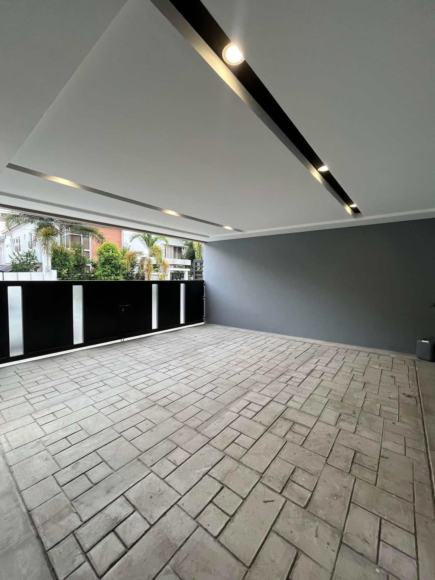 𝐋𝐔𝐗𝐔𝐑𝐈𝐎𝐔𝐒 𝐇𝐎𝐔𝐒𝐄 𝐖𝐈𝐓𝐇 𝐏𝐎𝐎𝐋 𝐅𝐎𝐑 𝐒𝐀𝐋𝐄