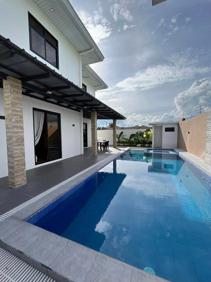 𝐄𝐋𝐄𝐆𝐀𝐍𝐓 𝐋𝐔𝐗𝐔𝐑𝐈𝐎𝐔𝐒 𝐇𝐎𝐌𝐄 𝐖𝐈𝐓𝐇 𝐏𝐎𝐎𝐋 𝐅𝐎𝐑 𝐒𝐀𝐋𝐄