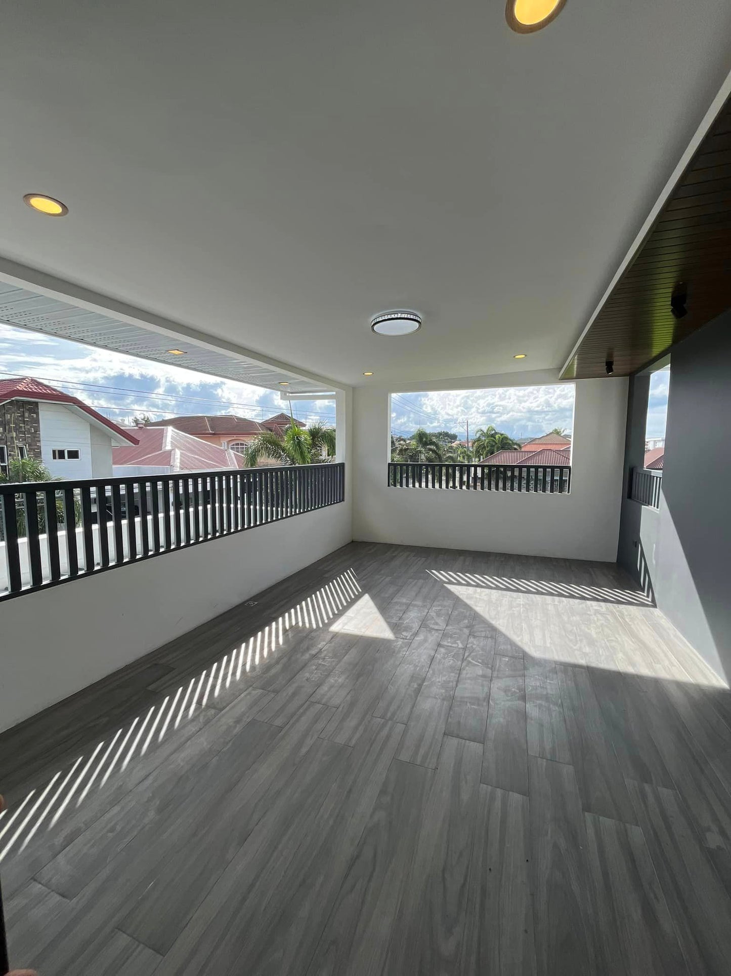 𝐄𝐋𝐄𝐆𝐀𝐍𝐓 𝐋𝐔𝐗𝐔𝐑𝐈𝐎𝐔𝐒 𝐇𝐎𝐌𝐄 𝐖𝐈𝐓𝐇 𝐏𝐎𝐎𝐋 𝐅𝐎𝐑 𝐒𝐀𝐋𝐄