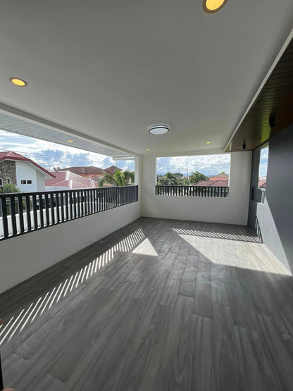 𝐄𝐋𝐄𝐆𝐀𝐍𝐓 𝐋𝐔𝐗𝐔𝐑𝐈𝐎𝐔𝐒 𝐇𝐎𝐌𝐄 𝐖𝐈𝐓𝐇 𝐏𝐎𝐎𝐋 𝐅𝐎𝐑 𝐒𝐀𝐋𝐄