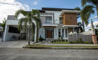 Spectacular Modern Home