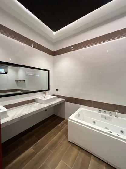 𝐄𝐋𝐄𝐆𝐀𝐍𝐓 𝐋𝐔𝐗𝐔𝐑𝐈𝐎𝐔𝐒 𝐇𝐎𝐌𝐄 𝐖𝐈𝐓𝐇 𝐏𝐎𝐎𝐋 𝐅𝐎𝐑 𝐒𝐀𝐋𝐄