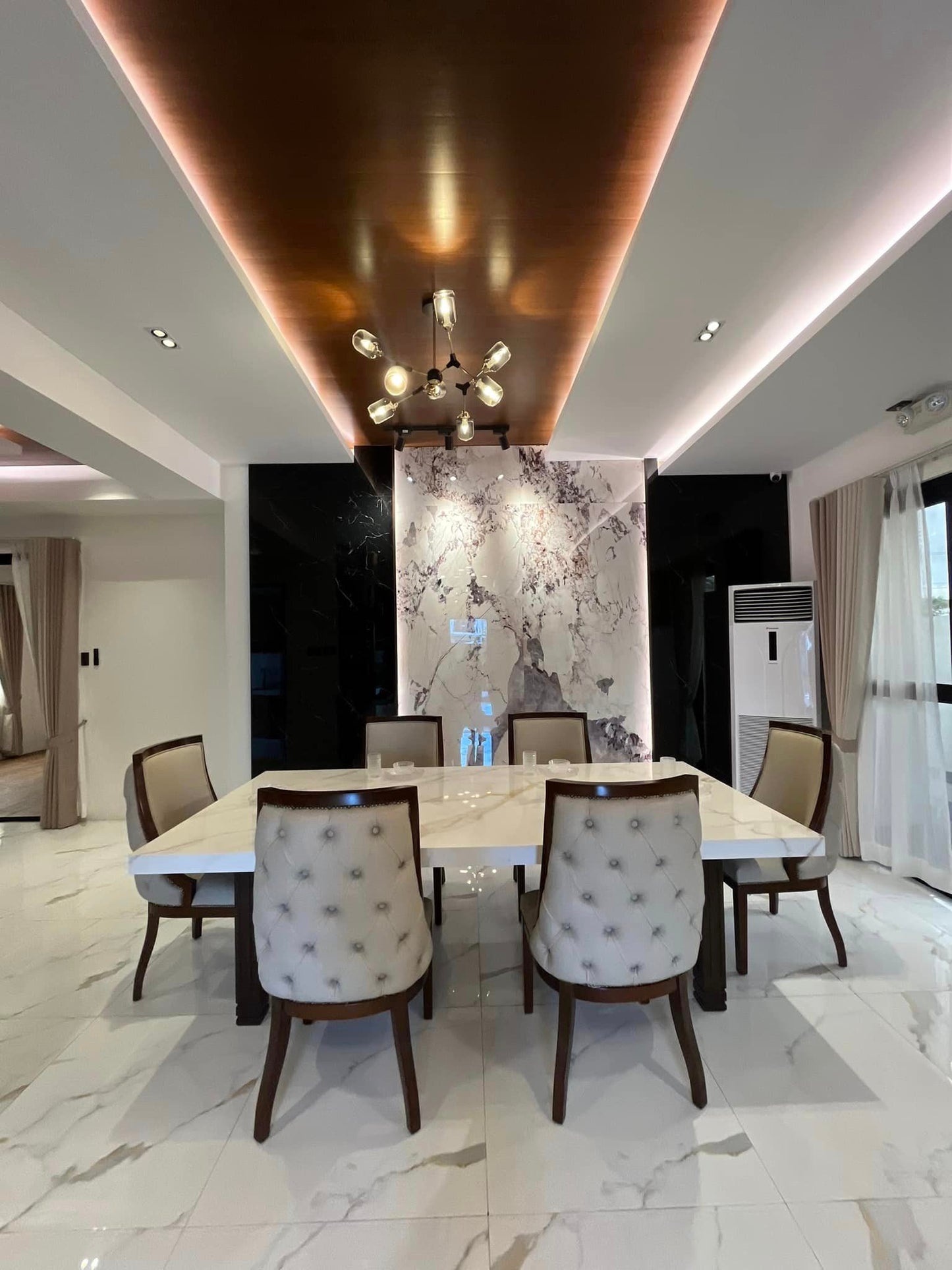 𝐄𝐋𝐄𝐆𝐀𝐍𝐓 𝐋𝐔𝐗𝐔𝐑𝐈𝐎𝐔𝐒 𝐇𝐎𝐌𝐄 𝐖𝐈𝐓𝐇 𝐏𝐎𝐎𝐋 𝐅𝐎𝐑 𝐒𝐀𝐋𝐄