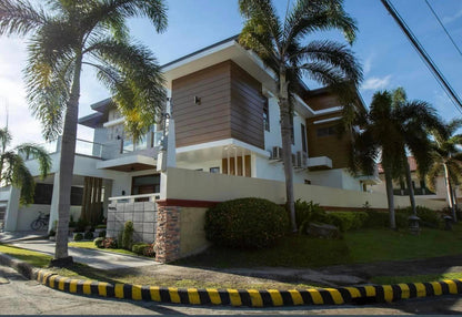 Spectacular Modern Home