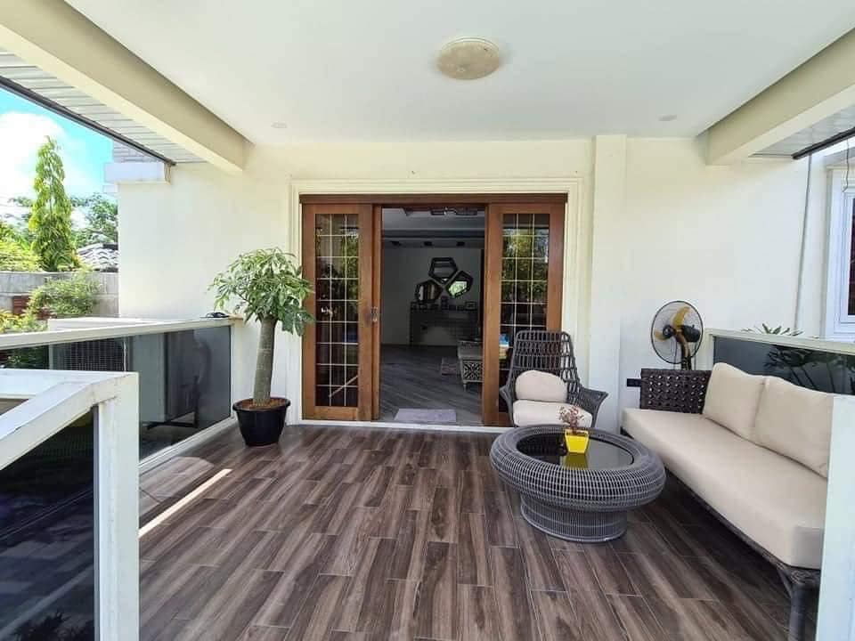 𝐅𝐔𝐑𝐍𝐈𝐒𝐇𝐄𝐃 𝐌𝐎𝐃𝐄𝐑𝐍 𝐇𝐎𝐔𝐒𝐄 𝐖𝐈𝐓𝐇 𝐒𝐖𝐈𝐌𝐌𝐈𝐍𝐆 𝐏𝐎𝐎𝐋 𝐅𝐎𝐑 𝐒𝐀𝐋𝐄