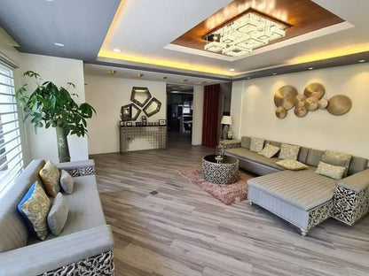 𝐅𝐔𝐑𝐍𝐈𝐒𝐇𝐄𝐃 𝐌𝐎𝐃𝐄𝐑𝐍 𝐇𝐎𝐔𝐒𝐄 𝐖𝐈𝐓𝐇 𝐒𝐖𝐈𝐌𝐌𝐈𝐍𝐆 𝐏𝐎𝐎𝐋 𝐅𝐎𝐑 𝐒𝐀𝐋𝐄