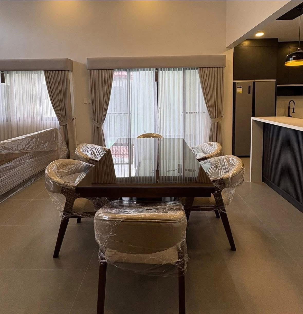 Bungalo House With Pool