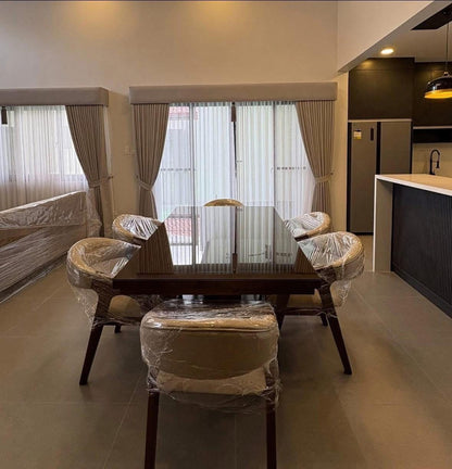 Bungalo House With Pool