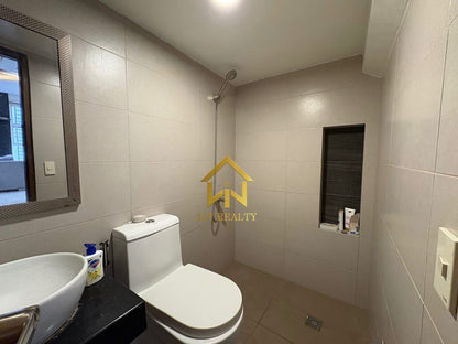 Pre owned Furnised Modern Home